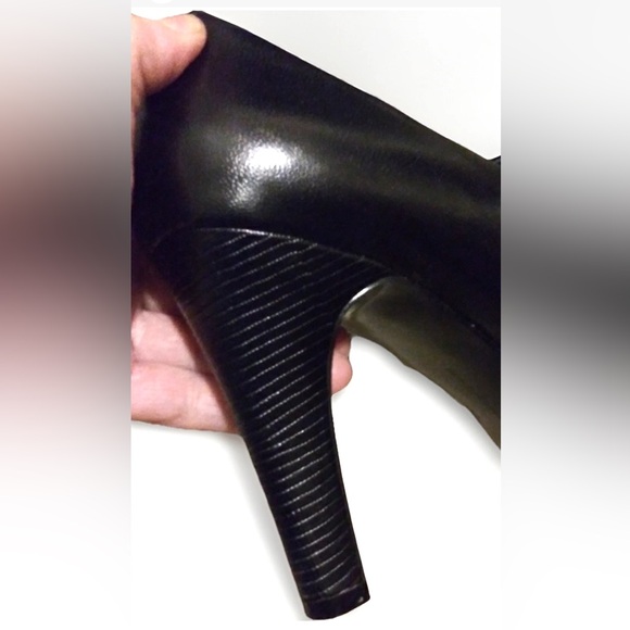 👠BANDOLINO👠LEATHER ROUND TOE TEXTURED HEEL PLATFORM 4” HEEL PUMPS EUC - Picture 8 of 15